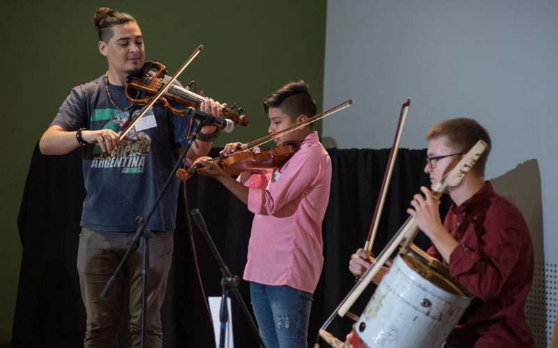 Presentación del proyecto de ORQUESTA SOCIAL DE INSTRUMENTOS RECICLADOS DE de Cateura (Agrupación musical de Paraguay)